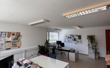 Office - image - 4