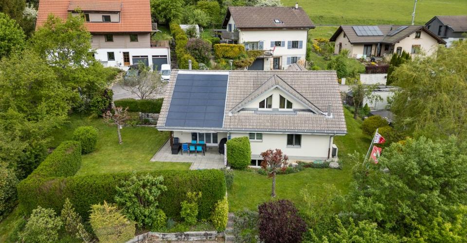 Charmante maison individuelle avec grand jardin et vue dégagée