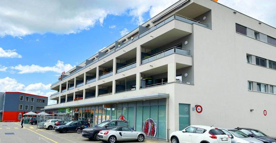 Places de parc intérieures-extérieures à louer