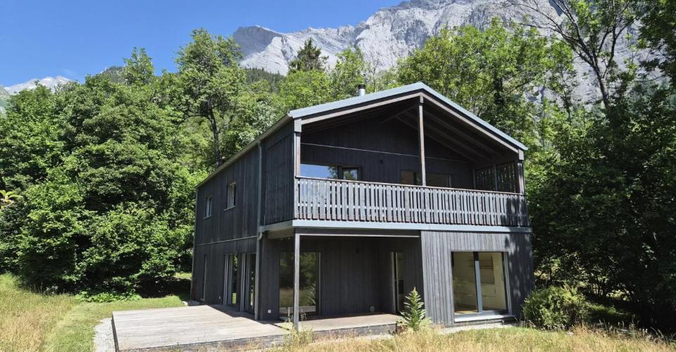 Villa écologique d'exception 6.5 pièces ? calme absolu en pleine natur