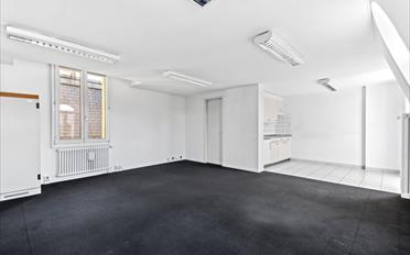 Office - image - 5