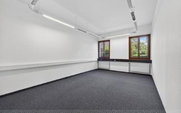 Office - image - 4
