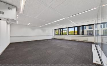 Office - image - 4