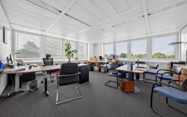 Office - image - 4