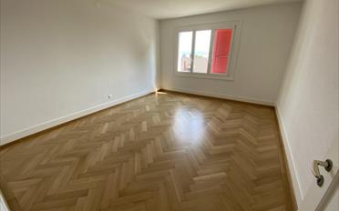 Apartment 4 rooms - image - 7