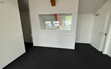 Office - image - 4