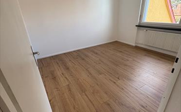 Apartment 4 rooms - image - 3