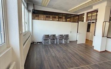 Office - image - 5