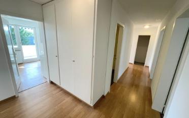 Apartment 4 rooms - image - 9