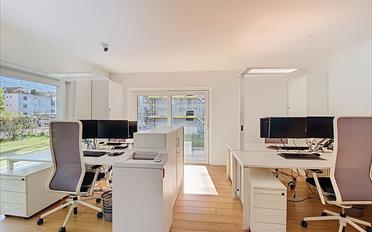 Office - image - 4