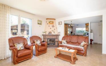 Bifamiliar house - image - 4