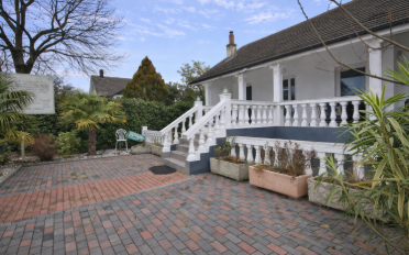 Bachelor flat - image - 6