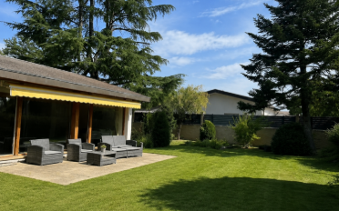 Bifamiliar house - image - 1