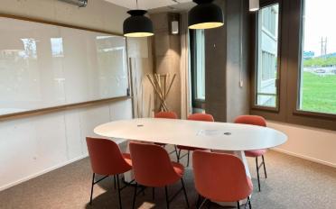 Office - image - 8