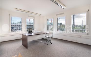 Office - image - 5