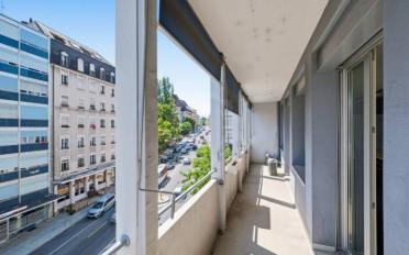 Office - image - 10