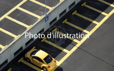 Covered parking place bike - image - 1