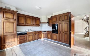 Residential building 7 rooms - image - 3
