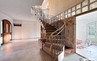 Residential building 7 rooms - image - 4