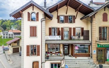 Mixed use property - image - 2