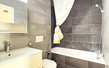 Bifamiliar house - image - 12
