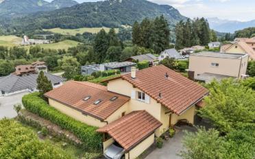 Einfamilienhaus 7.5 Zimmer - image - 1