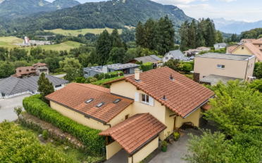 Einfamilienhaus 7.5 Zimmer - image - 1