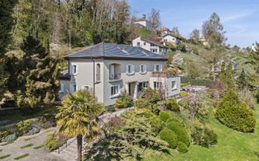 Einfamilienhaus 8.5 Zimmer - image - 1