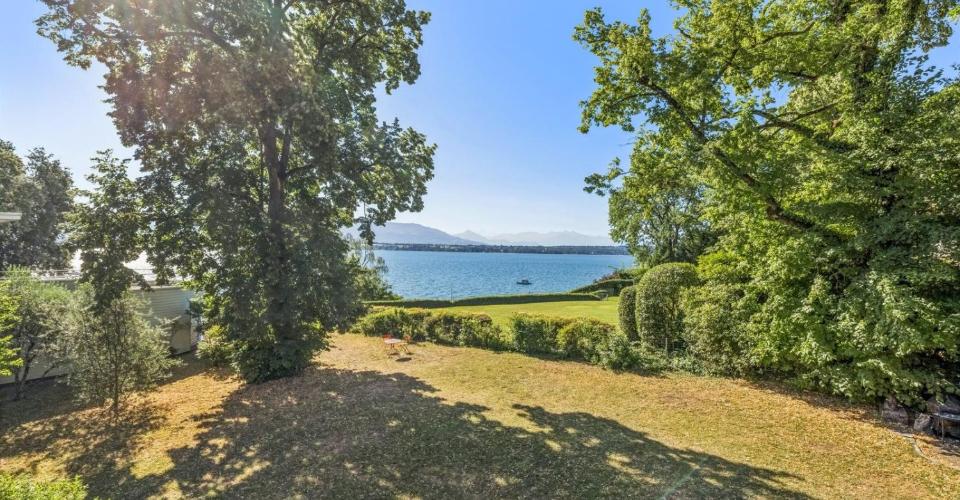 Une propriété de caractère avec vue sur le lac