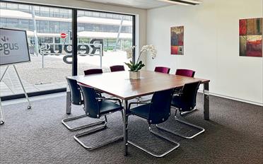 Office - image - 8