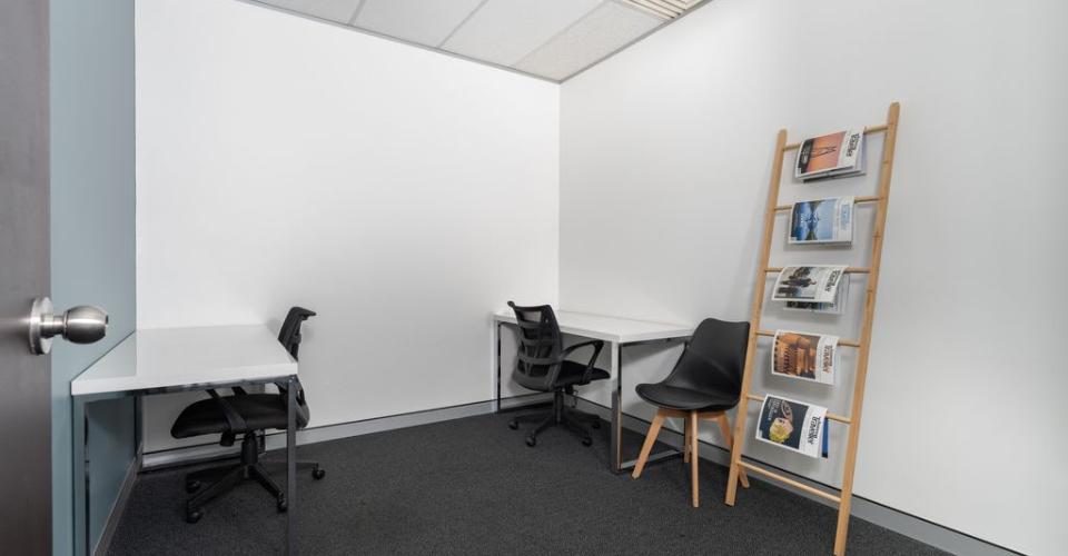 Eigener Schreibtisch in Regus Business …