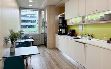 Office - image - 6
