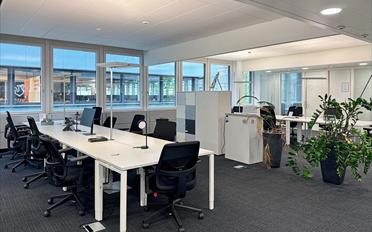 Office - image - 4