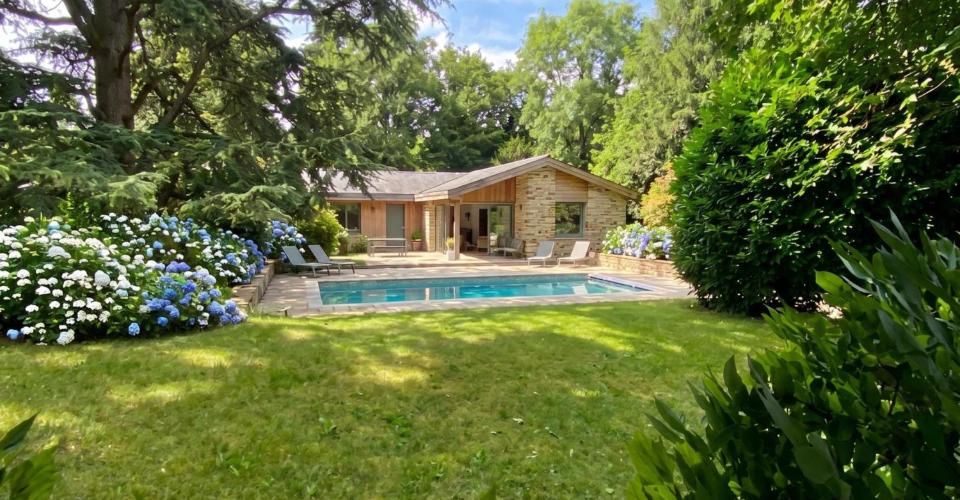 Maison ancienne de charme, sur les hauts de Versoix, avec un projet d'extension possible d'une annexe et la piscine