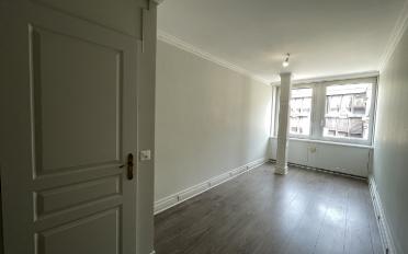 Office - image - 4