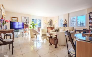 Residential building 11 rooms - image - 2