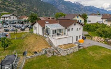 Einfamilienhaus 7.5 Zimmer - image - 1
