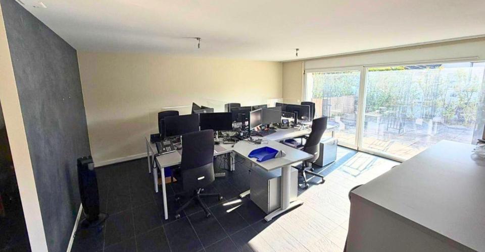 A louer - Surface de bureaux en duplex à Perroy