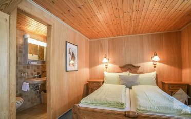 Hotel 16 Zimmer - image - 11