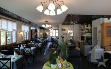Hotel 16 Zimmer - image - 3