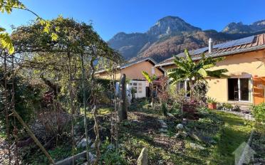 Bifamiliar house - image - 9