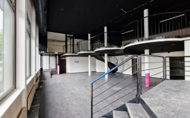 Commercial - image - 3