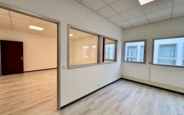 Bureau - image - 1