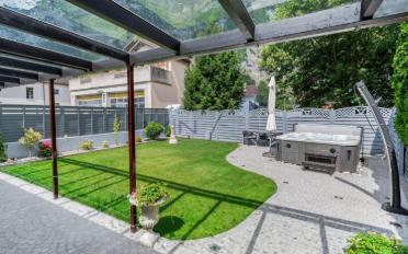 Villa 9 pièces - image - 1