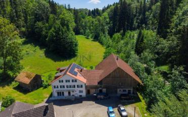 Einfamilienhaus 11.5 Zimmer - image - 1