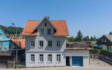 Einfamilienhaus 7.5 Zimmer - image - 1