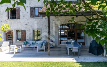 Single house 12 rooms - image - 1