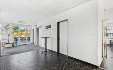 Office - image - 4