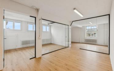 Office - image - 9