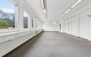 Office - image - 4